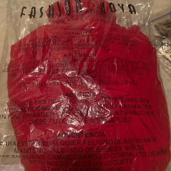 Red Dress - Picture 6 of 7